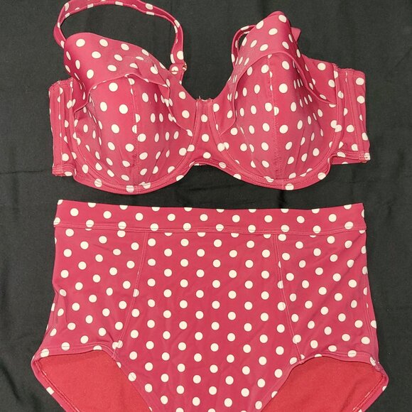 Swimsuit - Picture 1 of 4